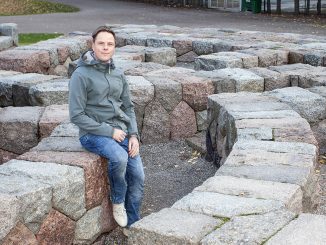 Liikenne- ja viestintävirasto Traficomin kehityspäällikkö Klaus Niemisen mukaan korona-aika on kasvattanut dataliikenteen määrää jopa 30 prosenttia. Suomessa kasvu näkyy erityisesti mobiiliverkkojen puolella. Kuva Matti Vuohelainen.