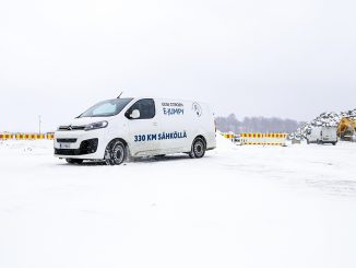 Pakettiautokanta sähköistyy selvästi henkilöautoja hitaammin. Sähköautojen osuus uusien pakettiautojen myynnistä on vasta hieman yli 2 prosenttia.